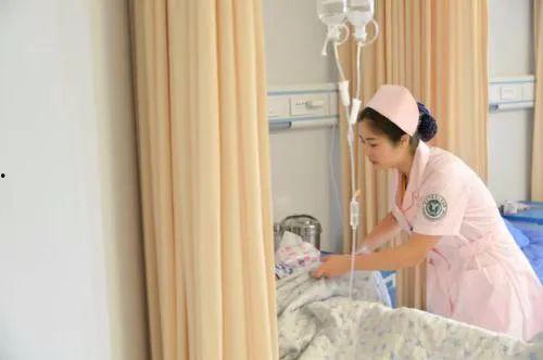 粉色护士在病房av,粉色护士的温馨护理瞬间