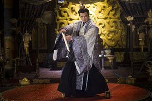 英雄郑嘉颖版在线播放,传奇再现，在线播放重温经典